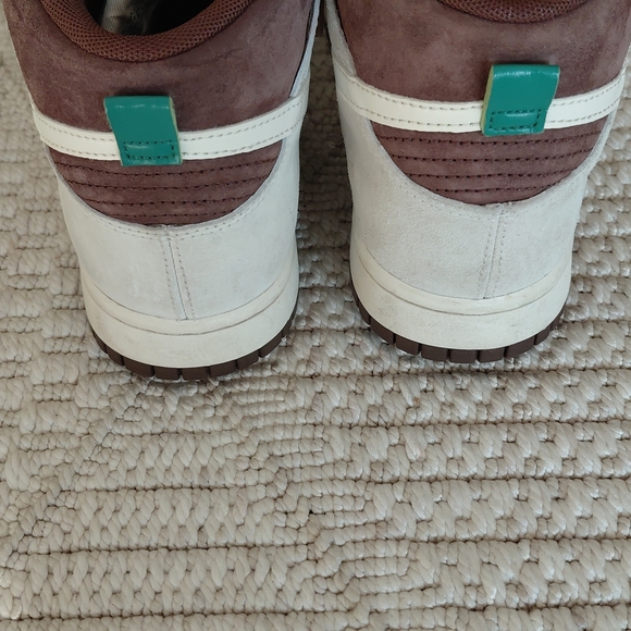 Light Chocolate Nike High Dunks - Picture 6 of 7